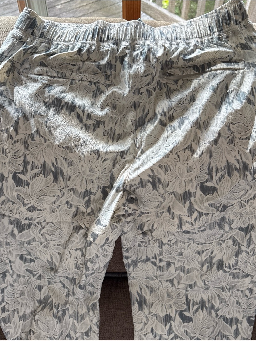 Athleta Trekkie Convertible Hike Pants Ethereal Bloom Magnolia White 10  NWOT - Picture 10 of 10